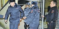 18 раз выстрелил, а попал только в троих!