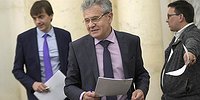 Уравнение с двумя министерствами