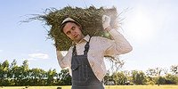 ...И пошел я в поле, как простой гастарбайтер